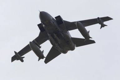 Pesawat Tornado GR4 Angkatan Udara Kerajaan Inggris lepas landas dari RAF Marham di Inggris timur