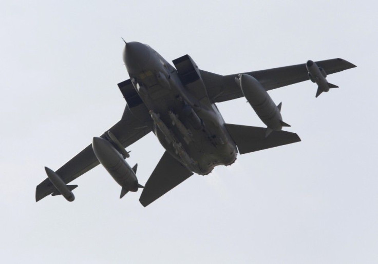 Pesawat Tornado GR4 Angkatan Udara Kerajaan Inggris lepas landas dari RAF Marham di Inggris timur