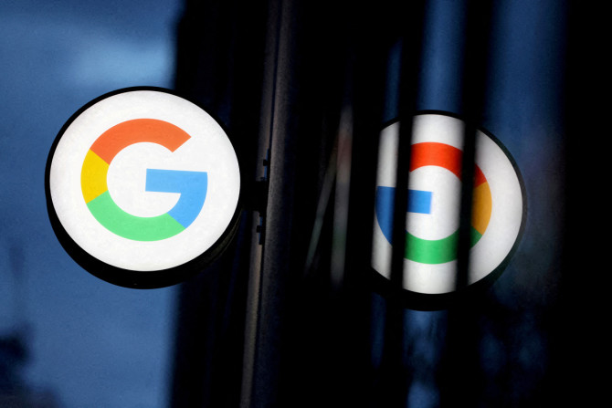 Logo untuk Google LLC terlihat di Google Store Chelsea di Manhattan, New York City