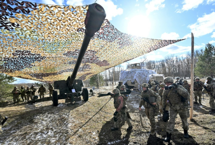 Banyak yang melakukan latihan dipanggil atau memutuskan untuk bergabung dengan tentara setelah Rusia menyerang Ukraina tahun lalu