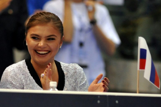 Alina Kabaeva, terlihat di sini pada kompetisi senam tahun 2008, konon adalah pacar Putin