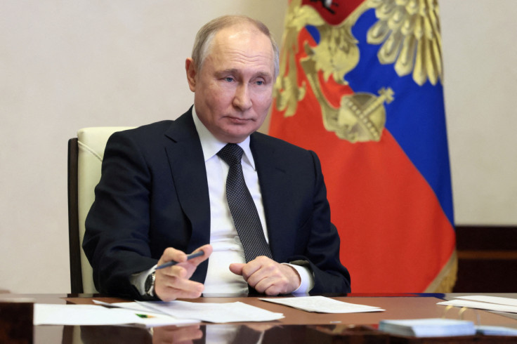 Presiden Rusia Putin ikut serta dalam acara peringatan 30 tahun Gazprom, melalui tautan video di luar Moskow