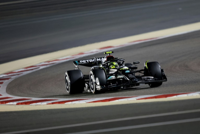 Tugas berat: Lewis Hamilton dalam perjalanan ke posisi kelima di Grand Prix Bahrain