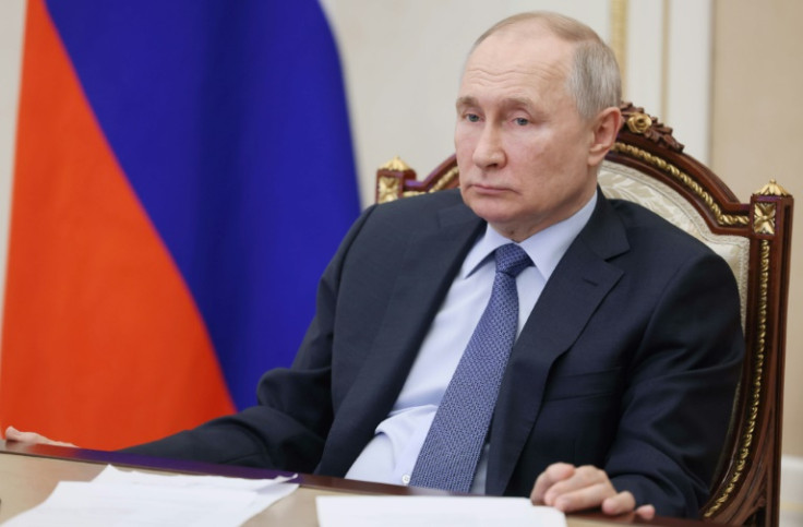 Presiden Rusia Vladimir Putin belum secara terbuka mengomentari surat perintah dari Pengadilan Kriminal Internasional