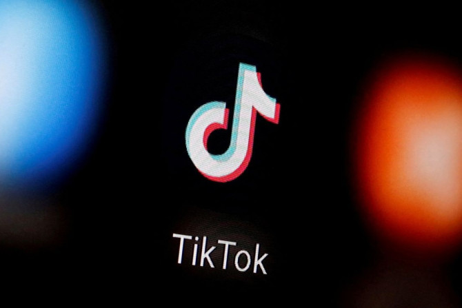 Logo TikTok ditampilkan di smartphone dalam ilustrasi yang diambil 6 Januari 2020 ini.