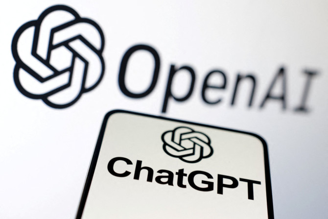 Ilustrasi menunjukkan logo OpenAI dan ChatGPT