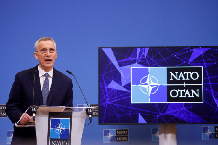 Sekretaris Jenderal NATO Stoltenberg mengadakan konferensi pers sebelum pertemuan para menteri luar negeri NATO di Brussels