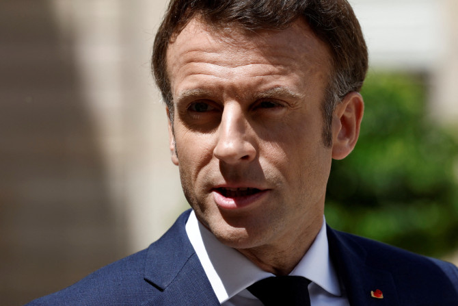 Presiden Prancis Macron bertemu dengan PM Australia Albanese di Paris