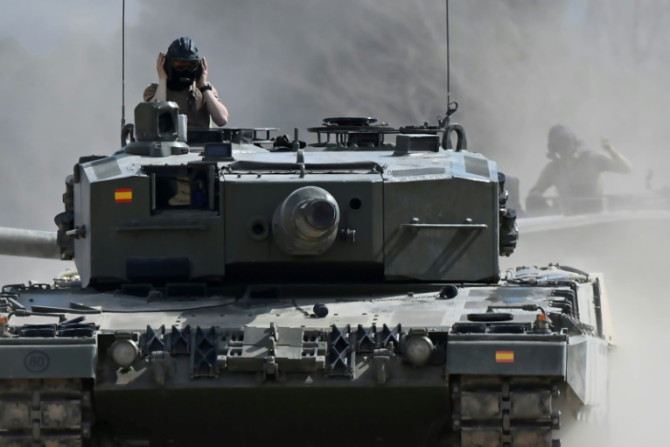 Jerman mengatakan telah mengirimkan 18 tank Leopard ke Ukraina