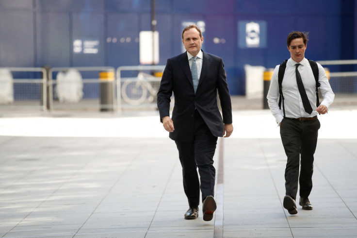 Tom Tugendhat, kandidat pimpinan partai Konservatif berjalan di depan BBC di London