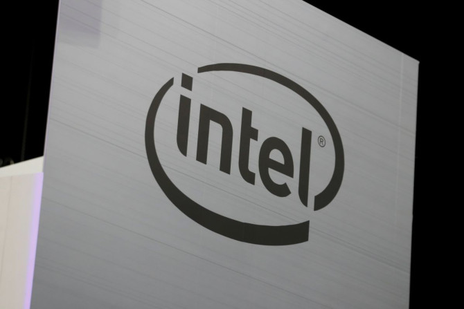 Logo Intel ditampilkan di E3, konvensi industri video game terbesar di dunia di Los Angeles, California, AS 12 Juni 2018.