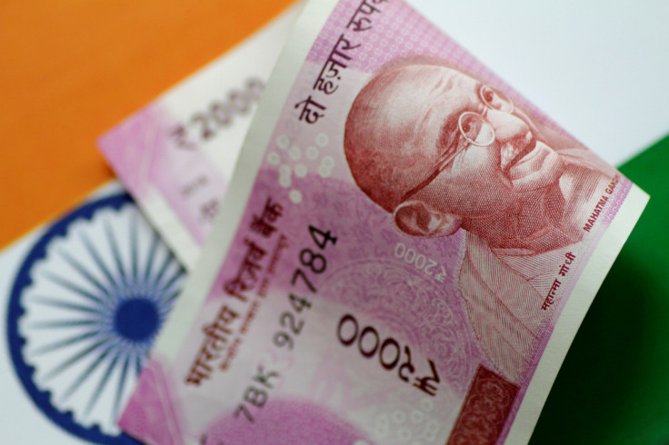 Foto ilustrasi uang kertas Rupee India