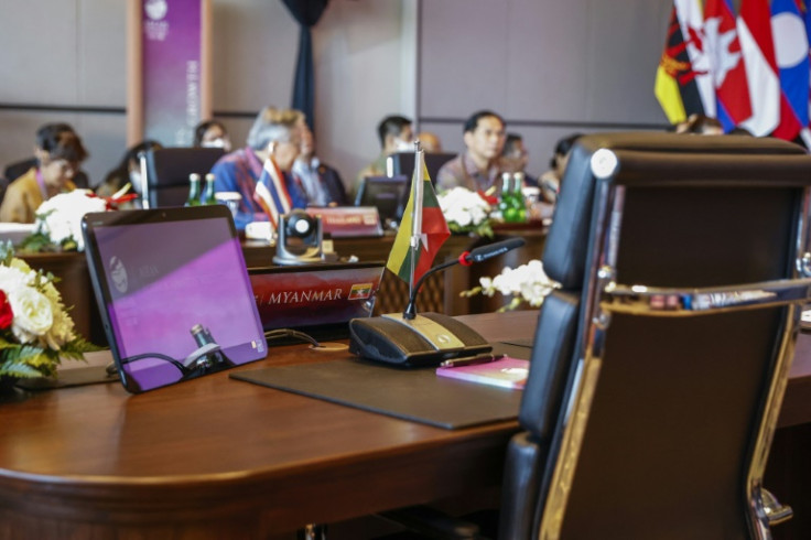 Kursi delegasi Myanmar kosong pada pertemuan para menteri luar negeri ASEAN di Labuan Bajo pada hari Selasa