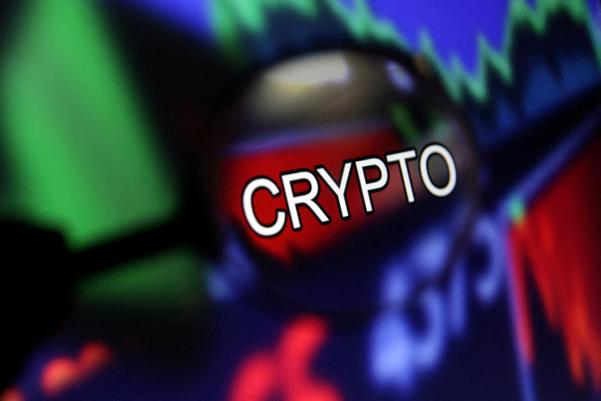 Ilustrasi menunjukkan kata "Crypto" dan grafik saham