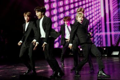 Sensasi K-pop BTS dapat diizinkan untuk terus tampil dan mempersiapkan konser internasional bahkan ketika mereka melakukan wajib militer di Korea Selatan