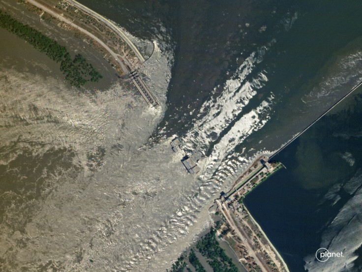 Citra satelit menunjukkan Bendungan Nova Kakhovka yang rusak di wilayah Kherson