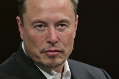 Elon Musk menganjurkan untuk mengandalkan &#39;catatan komunitas&#39; yang diposting oleh pengguna di X, yang sebelumnya dikenal sebagai Twitter, untuk menunjukkan kapan informasi itu salah.