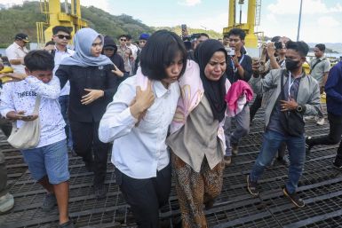 Rescued Woman Arrives at Lembar Port After Ferry Fire